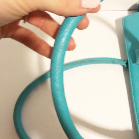 Damsel in Defense Teal Concealed Carry Purse - Picture 12 of 16